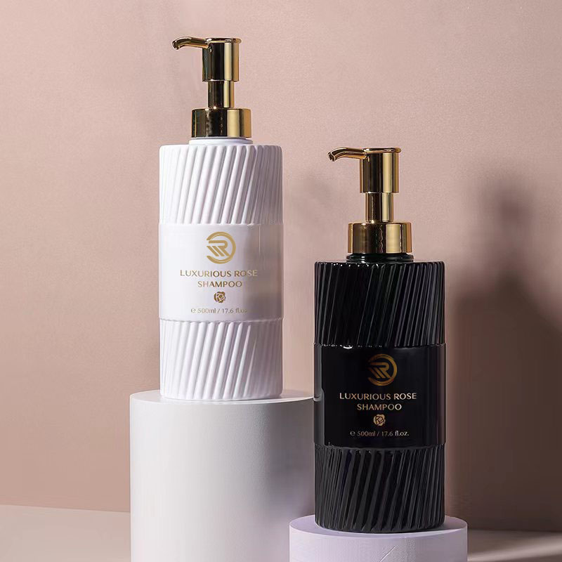 Eco-Friendly 500ml Flat Shoulder Shampoo Shower Gel Bottle White Black Stripe Pressing Plastic Pump Emulsion Packaging For Lotion Use