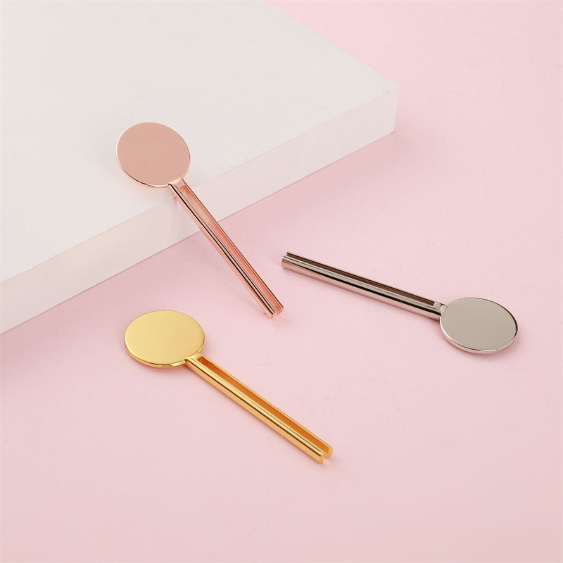 Cosmetic Turn Key Shape Tube Wringer Rolling Toothpaste Tube Squeezer Key With Stand Dispenser Metal Tube Squeezer Cosmetic Turn Key Shape Tube Wringer Rolling Toothpaste Tube Squeezer Key With Stand Dispenser Metal Tube Squeezer