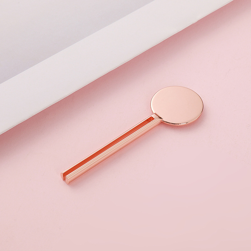 Cosmetic Turn Key Shape Tube Wringer Rolling Toothpaste Tube Squeezer Key With Stand Dispenser Metal Tube Squeezer Cosmetic Turn Key Shape Tube Wringer Rolling Toothpaste Tube Squeezer Key With Stand Dispenser Metal Tube Squeezer