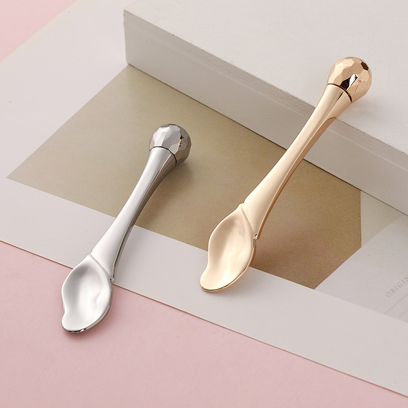 Eye Roller Massage Stick Eye Cream Applicator Cosmetic Spatulas Anti Wrinkle Facial Spoon Gold Alloy Face Care Tool